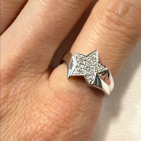 Jewelry - Star diamond ring 18k gold